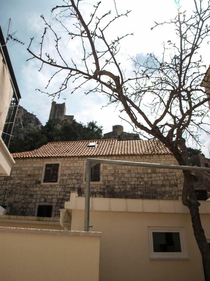 House Nataniel In Omis Near Sea Apartman Kültér fotó