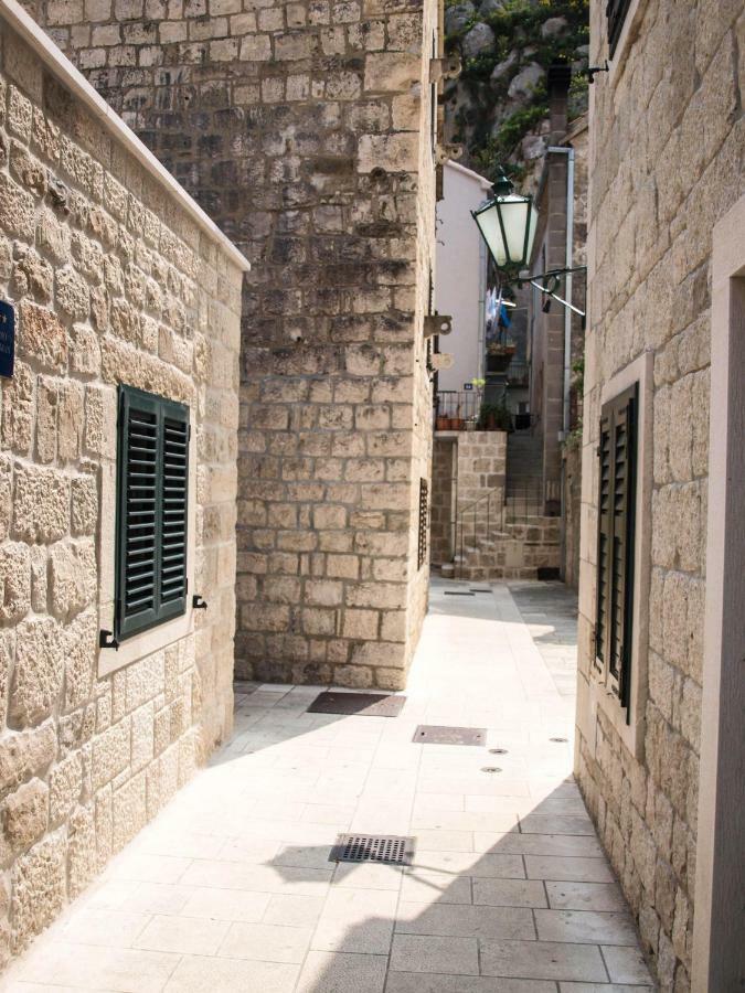 House Nataniel In Omis Near Sea Apartman Kültér fotó