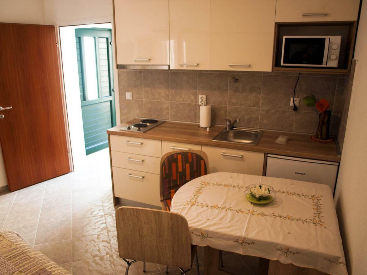 House Nataniel In Omis Near Sea Apartman Kültér fotó
