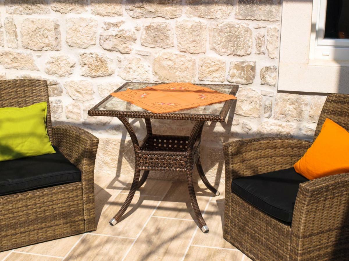 House Nataniel In Omis Near Sea Apartman Kültér fotó