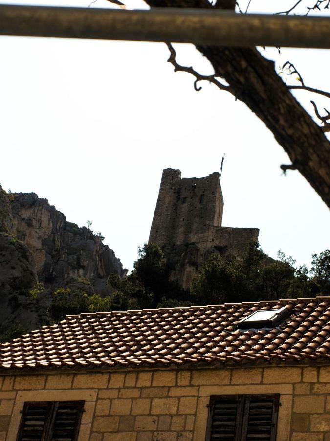 House Nataniel In Omis Near Sea Apartman Kültér fotó
