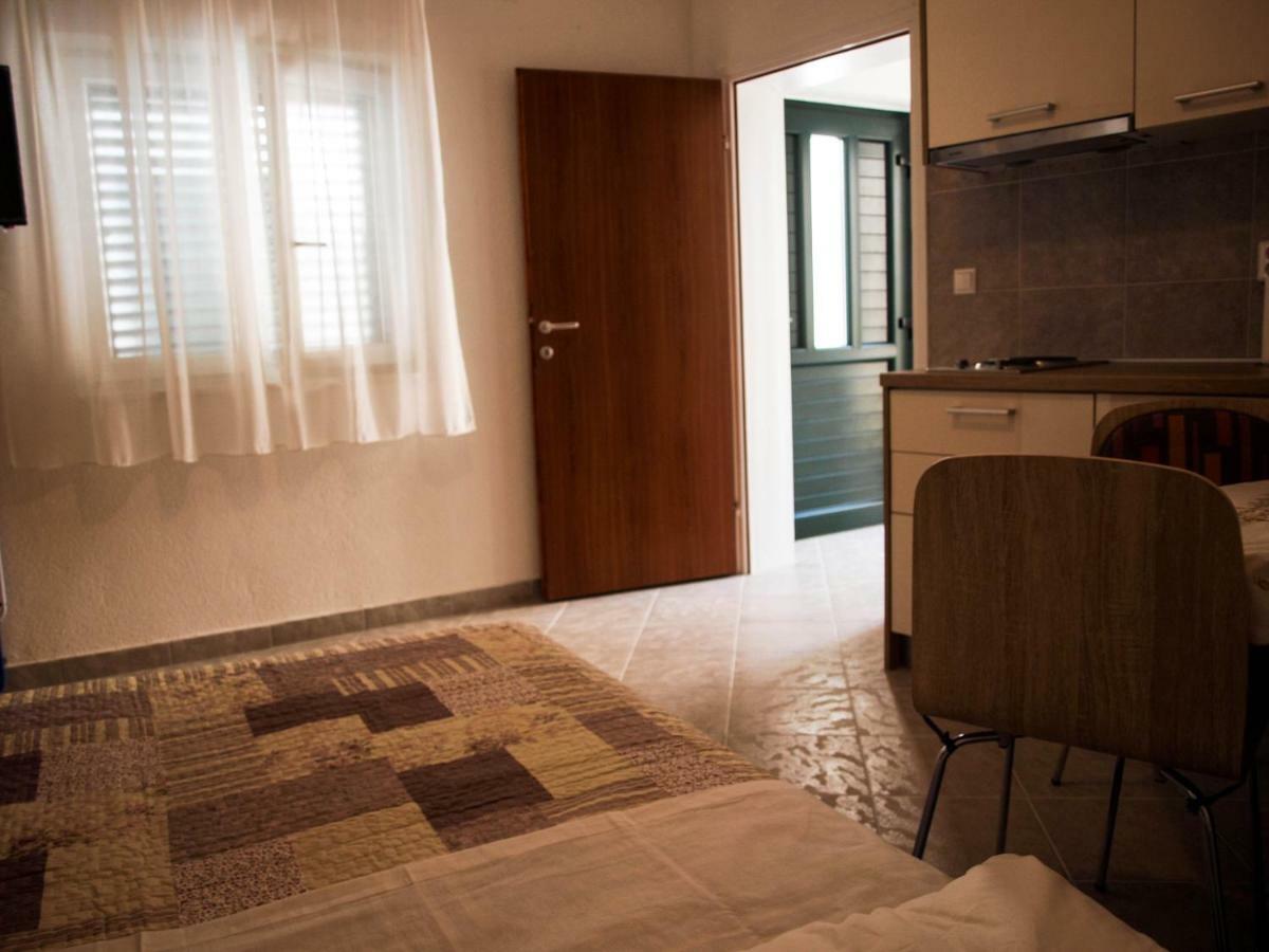 House Nataniel In Omis Near Sea Apartman Kültér fotó