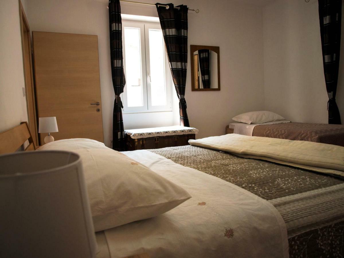 House Nataniel In Omis Near Sea Apartman Kültér fotó