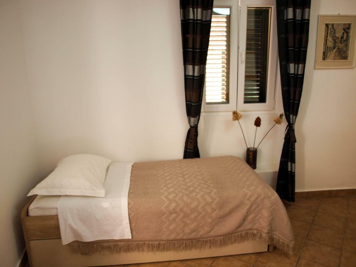 House Nataniel In Omis Near Sea Apartman Kültér fotó