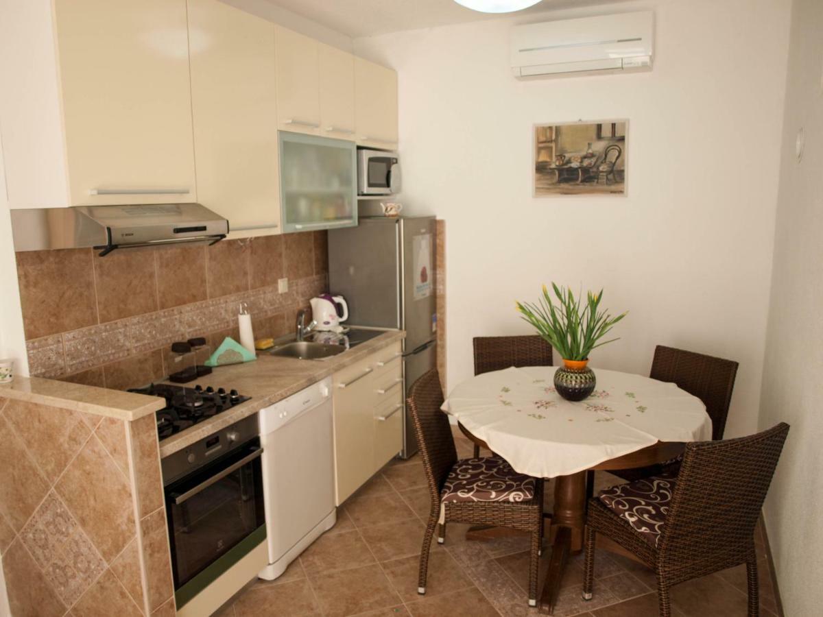 House Nataniel In Omis Near Sea Apartman Kültér fotó