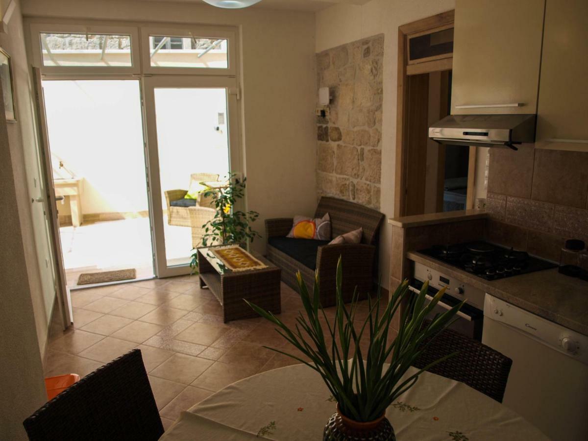 House Nataniel In Omis Near Sea Apartman Kültér fotó